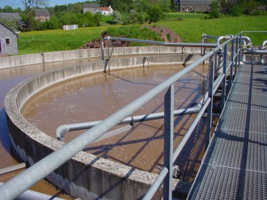 Bassins biologiques en configuration annulaire